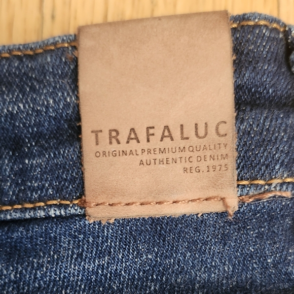 Zara Skinny Distressed Jeans in Dark Denim with Some Stretch - Picture 3 of 4